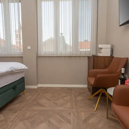 Luxury By Iva Pensionat 3*